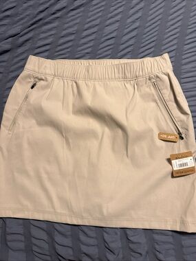 Eddie Bauer NEW Size 14 Pumice Rainier Pull-On Skort in Beige Color